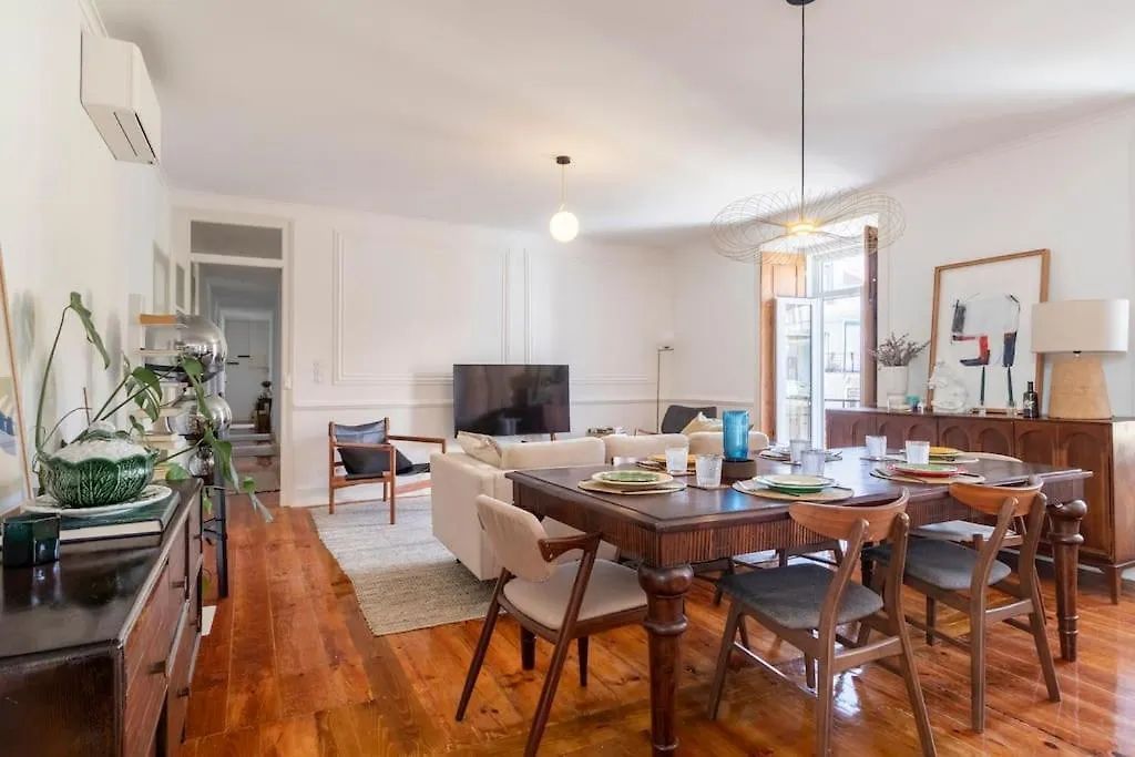 Apartment Casa Das Flores 4Br + Office Space And A/C Lisbon Portugal