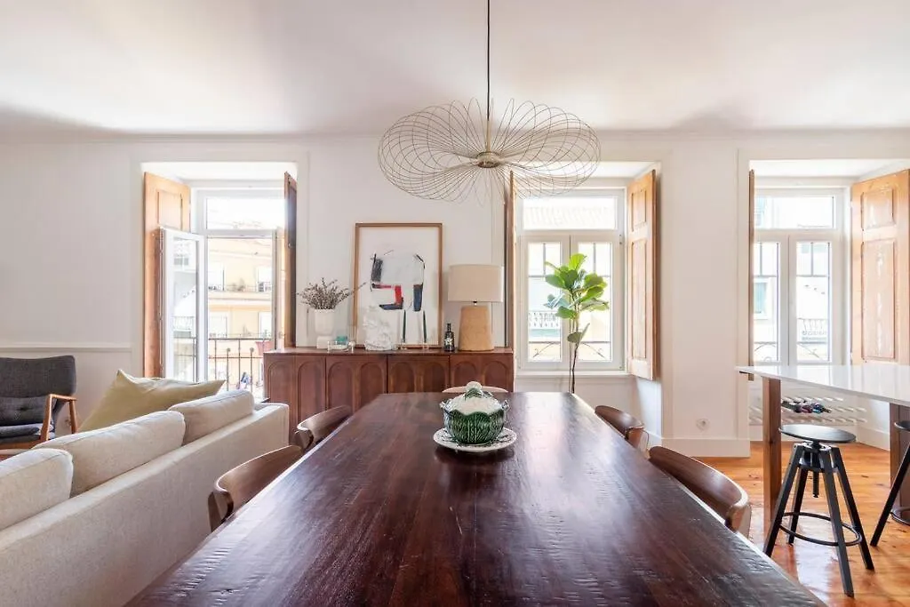Casa Das Flores 4Br + Office Space And A/C Lisbon 0*,  Portugal