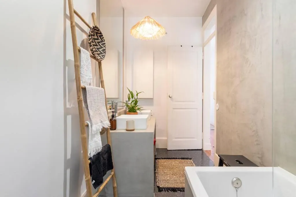 Casa Das Flores 4Br + Office Space And A/C Lisboa