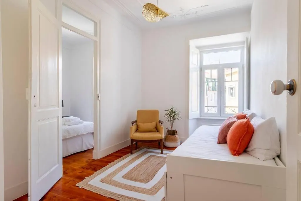 Casa Das Flores 4Br + Office Space And A/C Lisboa Daire