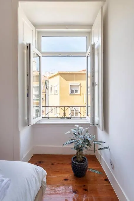 Apartment Casa Das Flores 4Br + Office Space And A/C Lisbon
