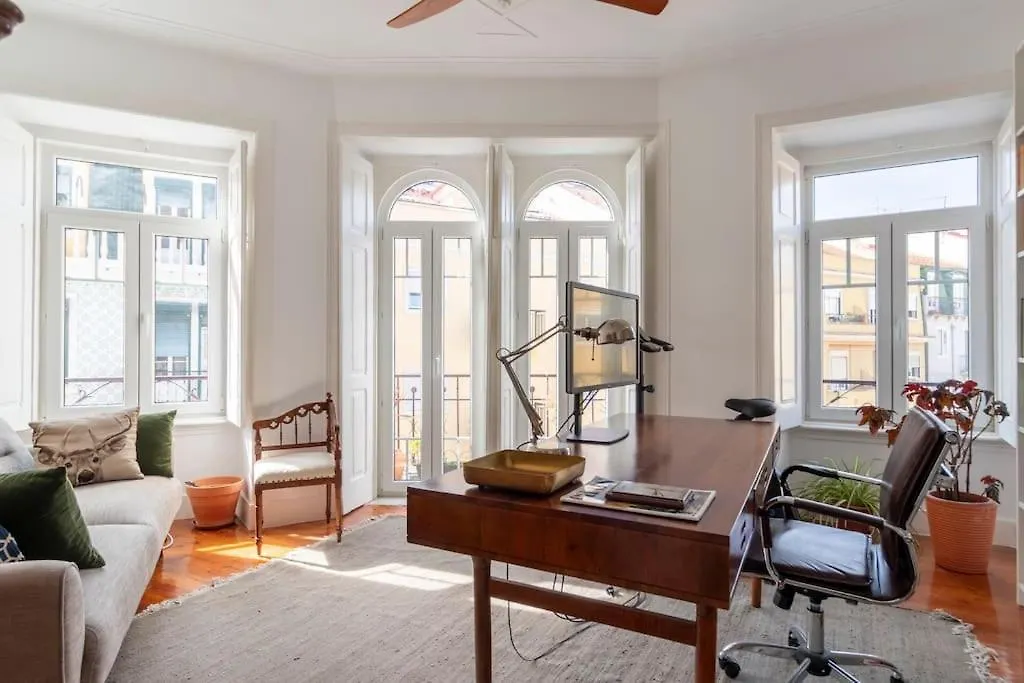 Casa Das Flores 4Br + Office Space And A/C Lisbon