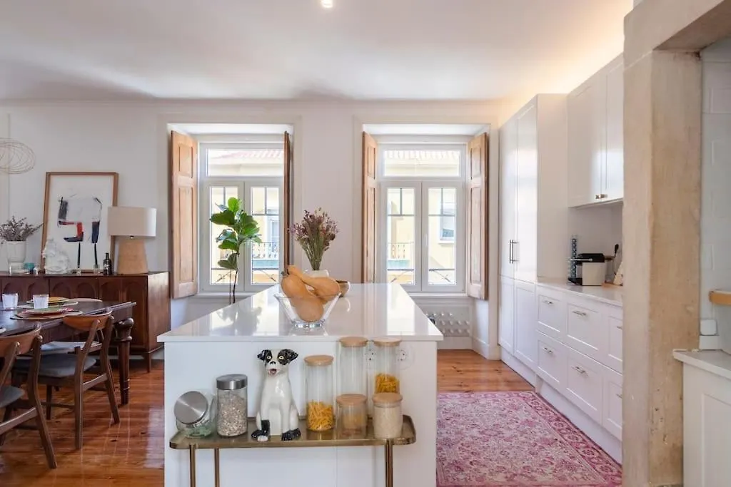 Apartment Casa Das Flores 4Br + Office Space And A/C Lisbon