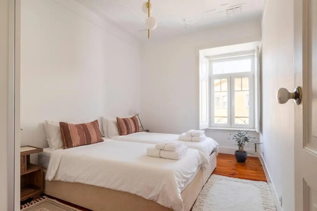 Apartment Casa Das Flores 4Br + Office Space And A/C Lisbon Portugal