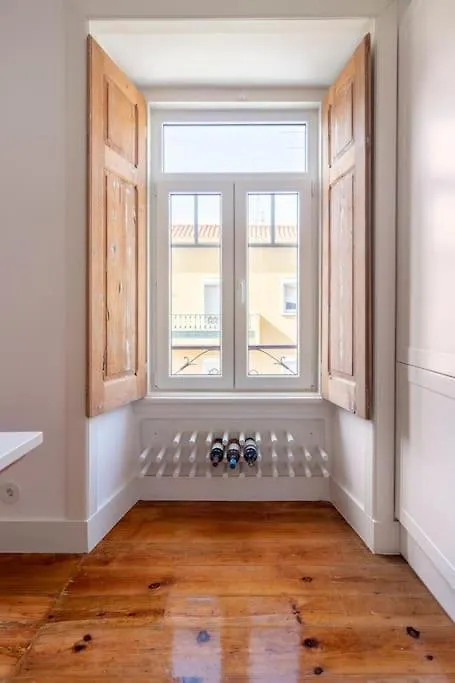 Casa Das Flores 4Br + Office Space And A/C Lisbon 0*,